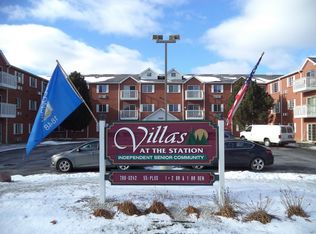 8935 S Wood Creek Dr APT 102, Oak Creek, WI 53154