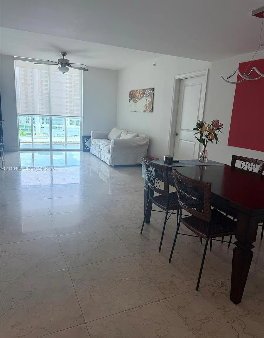 Vue At Brickell Condo — Photo 2