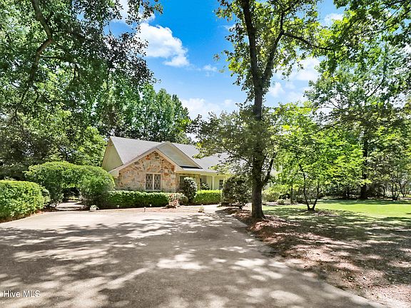 4th image of 1601 Cambridge Drive