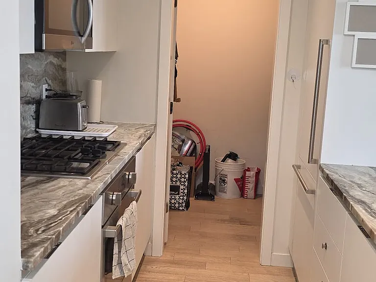 2033 W 10th Ave #901 — Photo 13