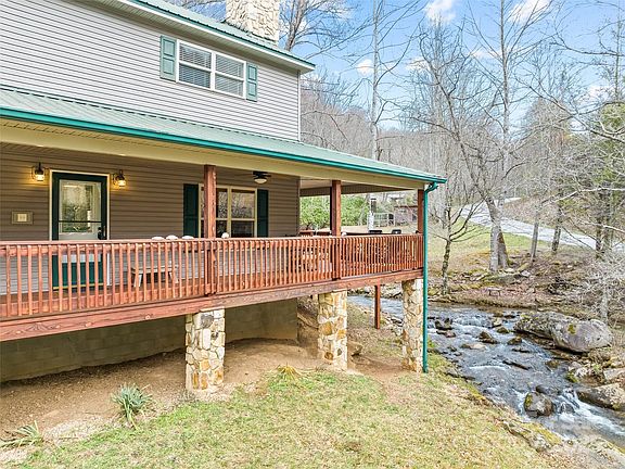 4th image of 3975 Mountain Creek Rd