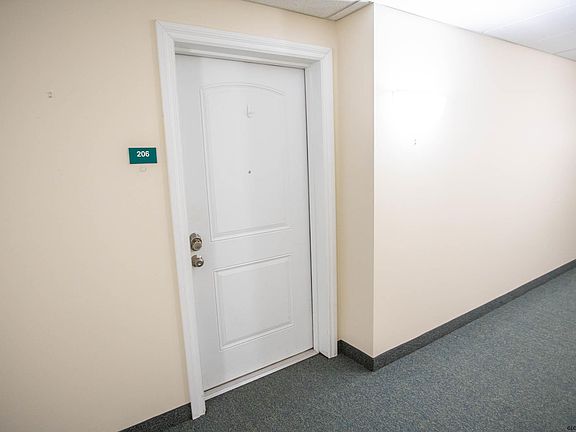 3rd image of 8 Wall St APT 206