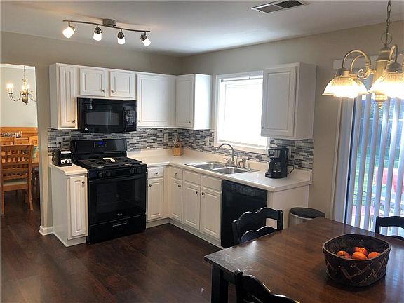 4th image of 3990 Brushy Wood Dr