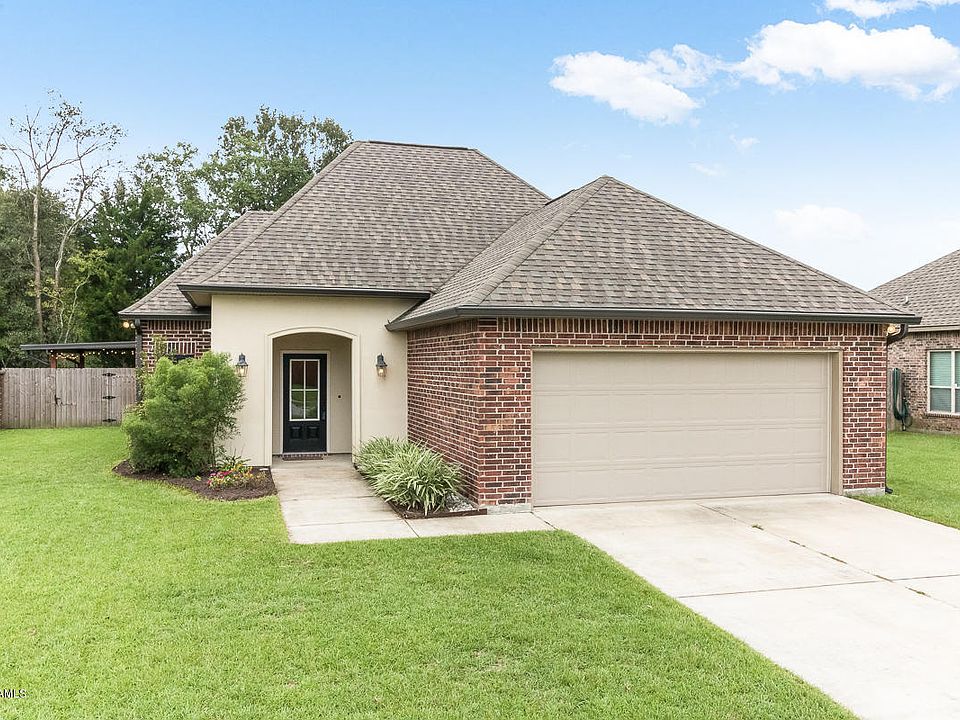 1st image of 301 Ouachita Dr