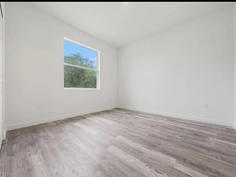 1025 Meadow Rd — Photo 7