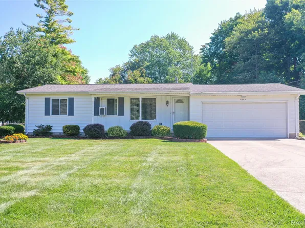 4243 Moulton Dr, Flint, MI 48507