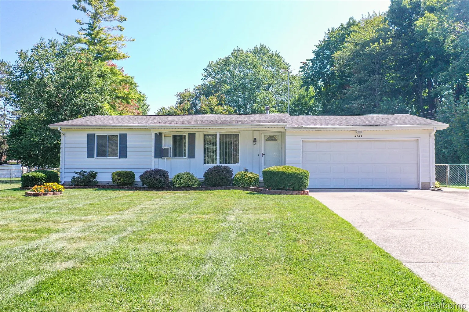 4243 Moulton Dr photo 1