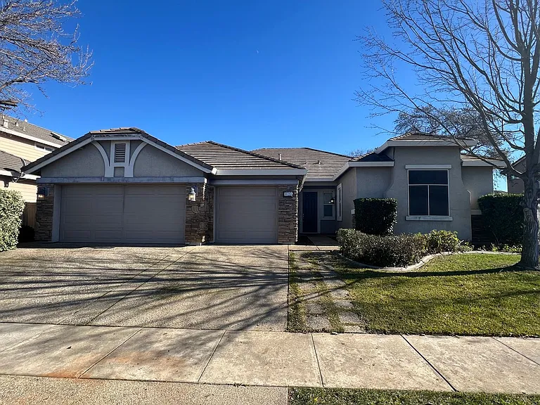 9721 Toscano Dr — Photo 1