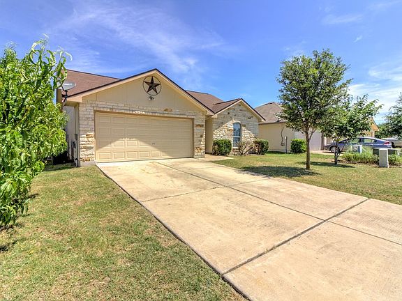 3rd image of 237 Moonstone Dr