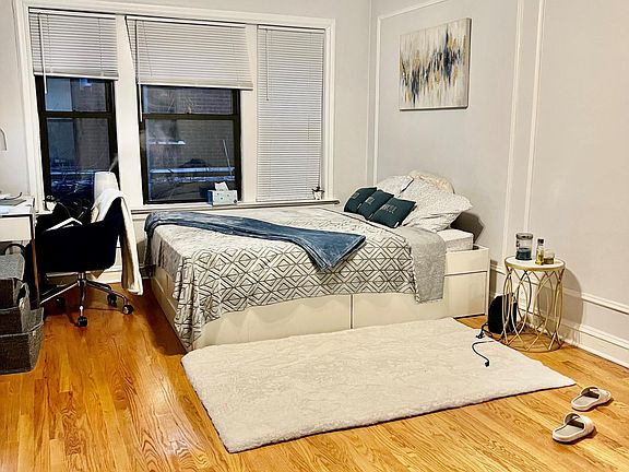 3rd image of 2351 W Wilson Ave APT 203