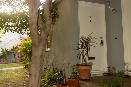 453 N Doheny Dr #B Photo 1