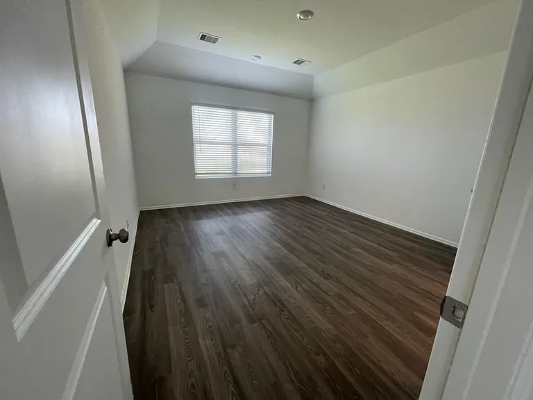 7519 Auburn Haven Trl — Photo 3