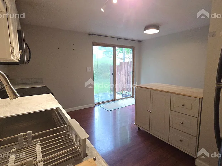 133 Green St #2 — Photo 2