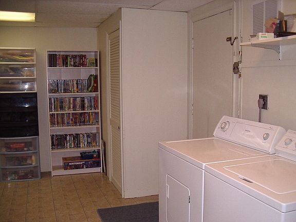 laundry/work room