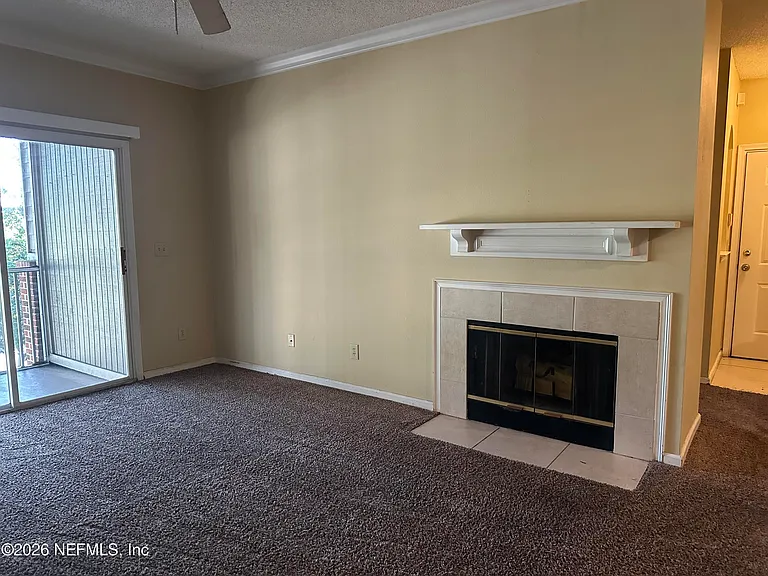 10000 Gate Pkwy N #123 — Photo 5