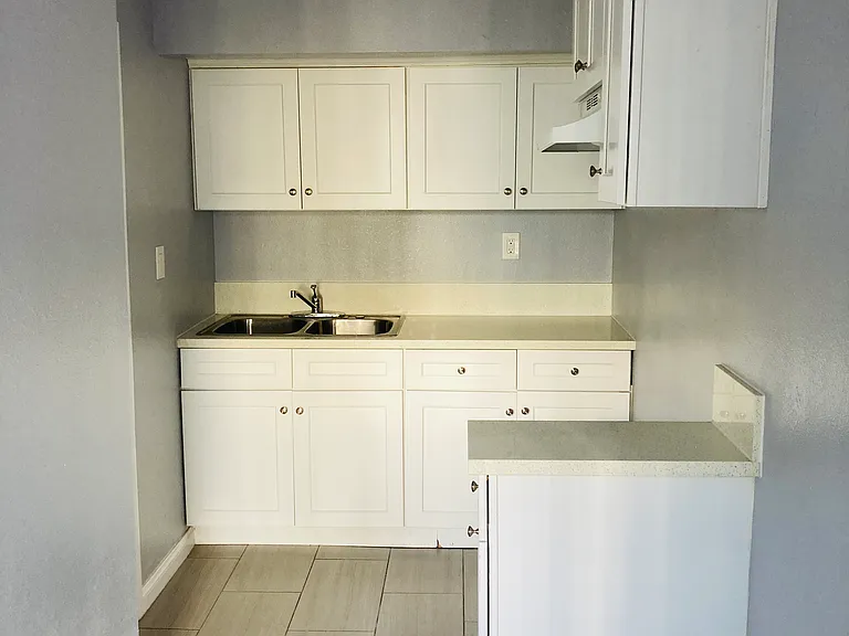 3301 Tecumseh Ave #2 — Photo 4