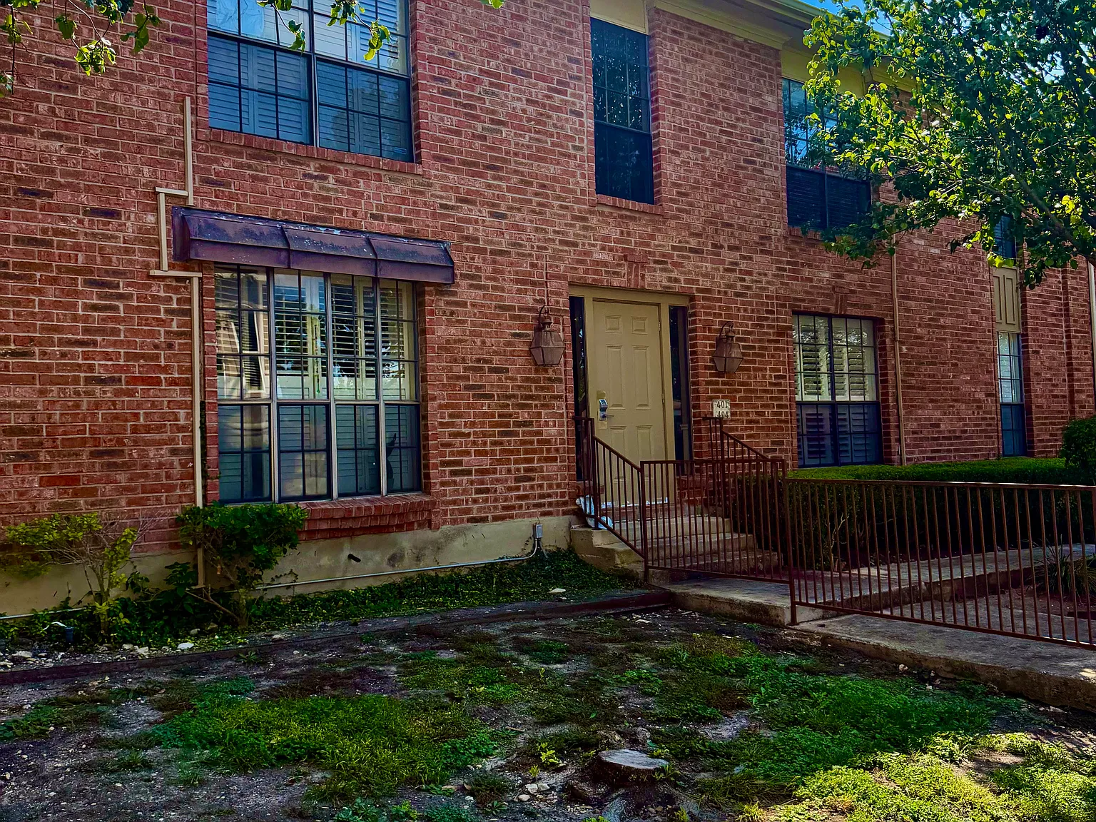 2 bed, 1174 sqft, $1,900 — Photo 1