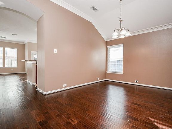 4th image of 7618 Waterlilly Ln