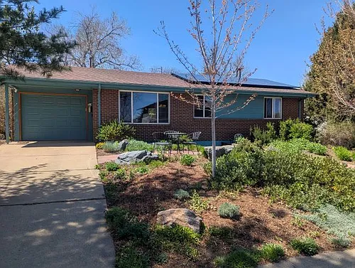 935 Miami Way Photo 1