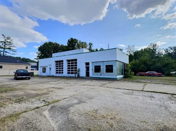 136 Columbus Rd, Athens, OH 45701