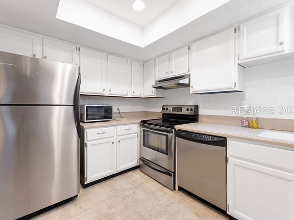 5th image of 20 Queens Folly Rd Unit 1652
