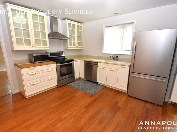 4th image of 1189 Green Holly Dr