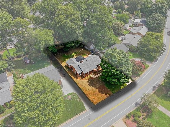 4th image of 3008 W Cornwallis Dr