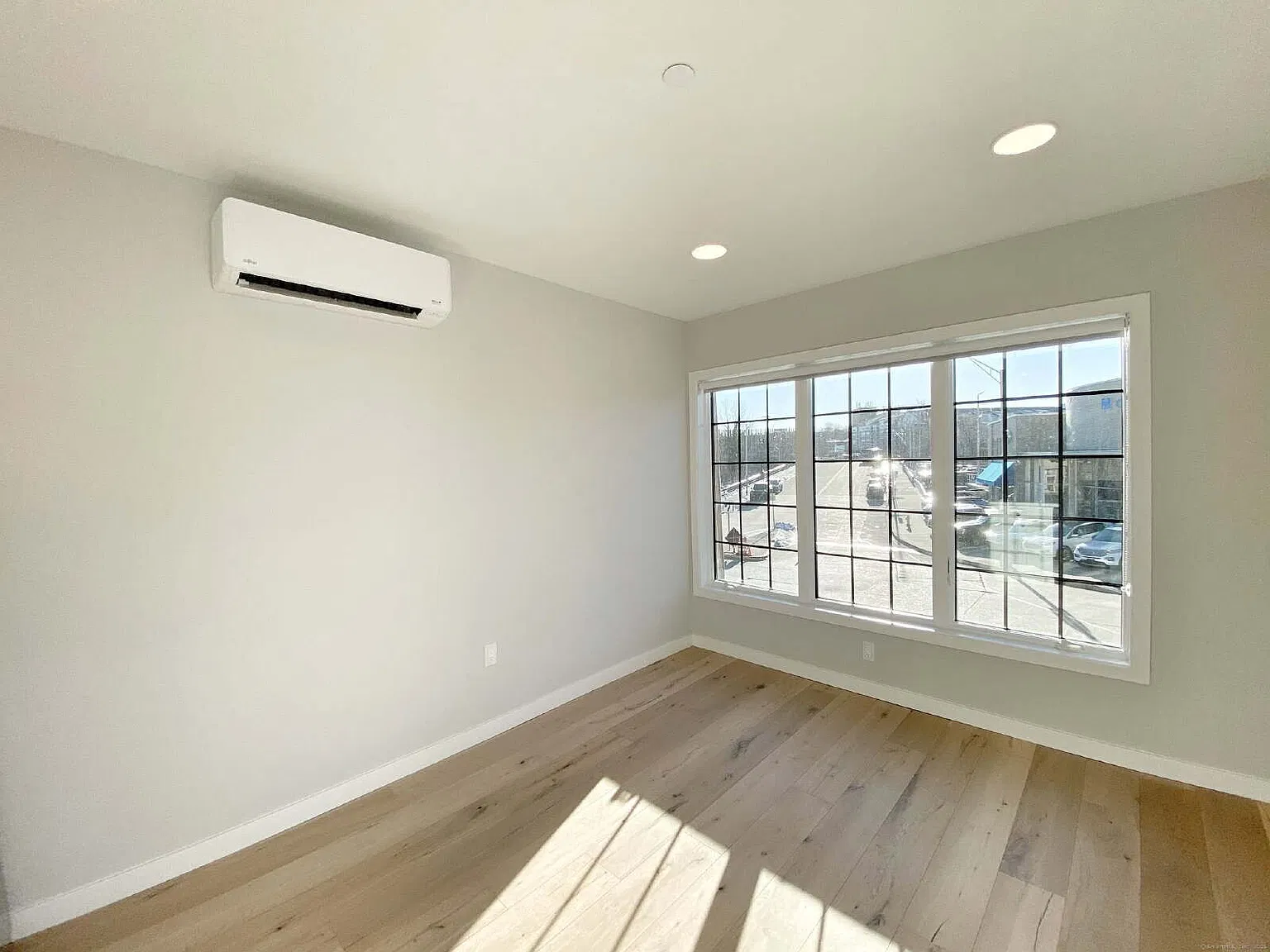 Studio, 1.0 bath, 425 sqft, $1,475 — Photo 2