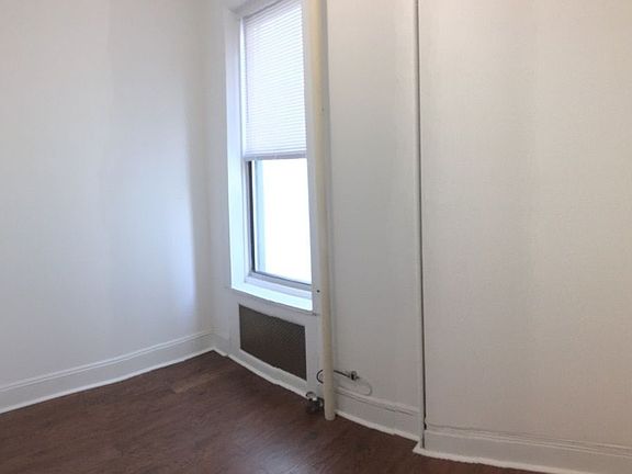 5th image of 100 W 106th St APT 3W