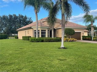 6082 Divot Ct, Naples, FL 34113