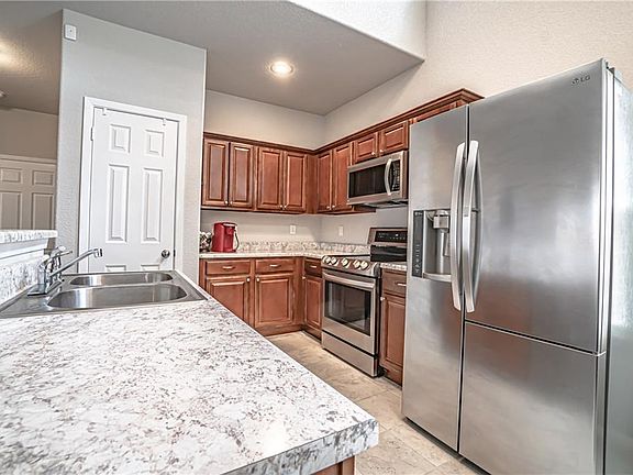 3rd image of 4403 SW Gallatine Ave