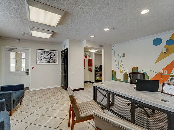 Vivo Living Willowbrook Leasing Center