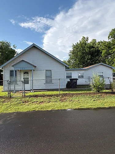 2503 N Adams St Photo 1