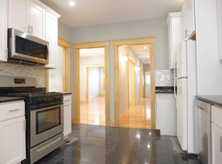 144 Winchester St #1R, Brookline, MA 02446