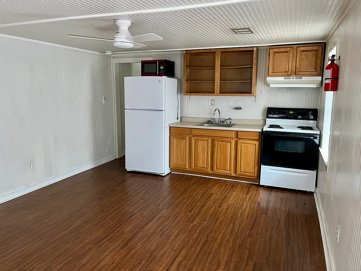 Open floor plan kitchen and living room - 93B Chapin St