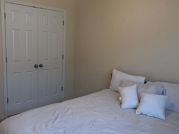 2nd image of 1535 Bentley Cir
