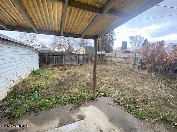 3rd image of 807 Mulder Dr
