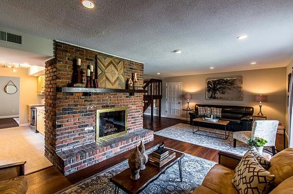 2nd image of 1818 Galen Dr
