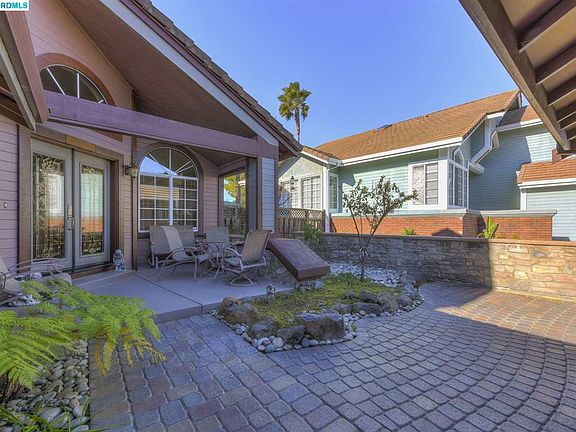 4th image of 2132 Saint Andrews Ct