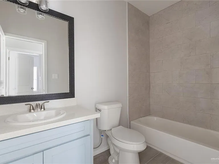 340 Eva St #8 — Photo 8