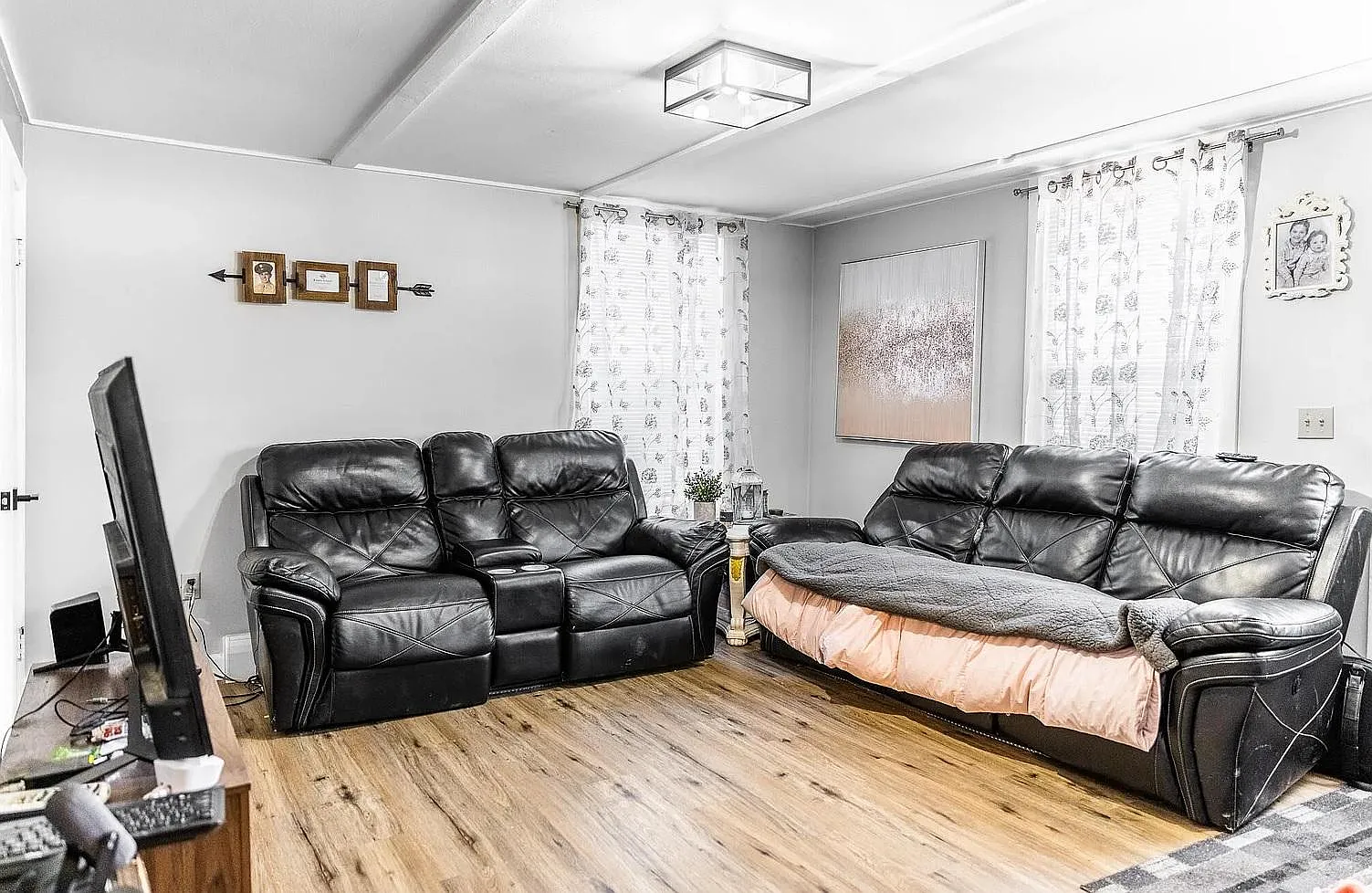 2 bed, $1,600 — Photo 2