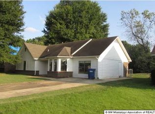 1819 Greeno Dr, Horn Lake, MS 38637