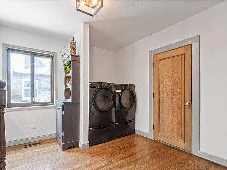 1418 Glencoe St — Photo 21