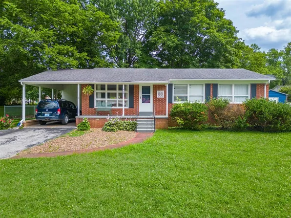 909 Meadow Ln, Russellville, KY 42276