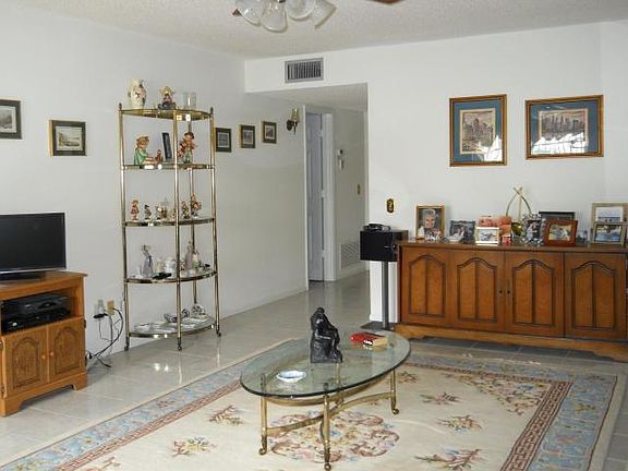 2nd image of 14 Lake Vista Trl APT 107