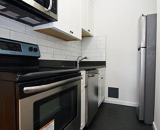 3rd image of 263 W 113th St #2F
