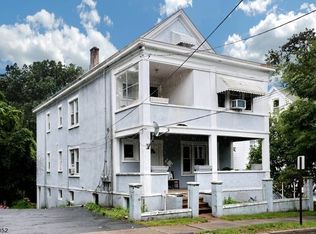 91 Mohawk Ave, Hawthorne, NJ 07506