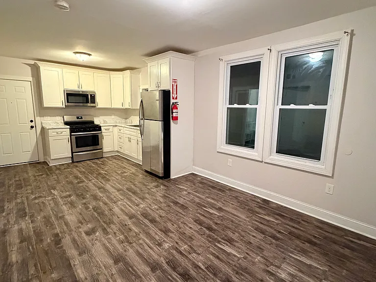 469 Alden St #1 — Photo 1