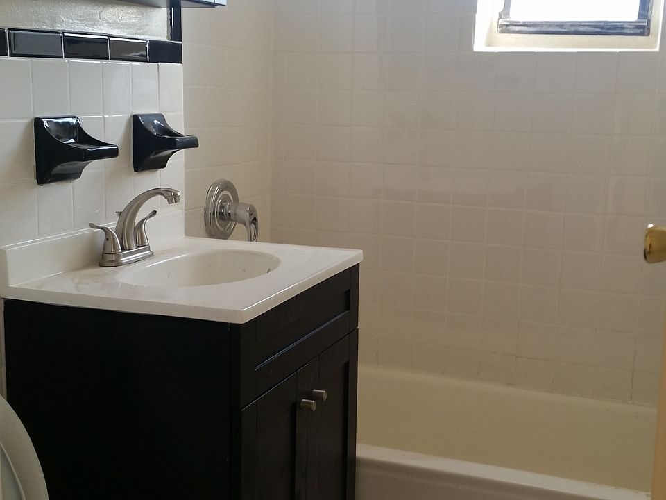 2nd image of 3171 Rochambeau Ave APT Lb
