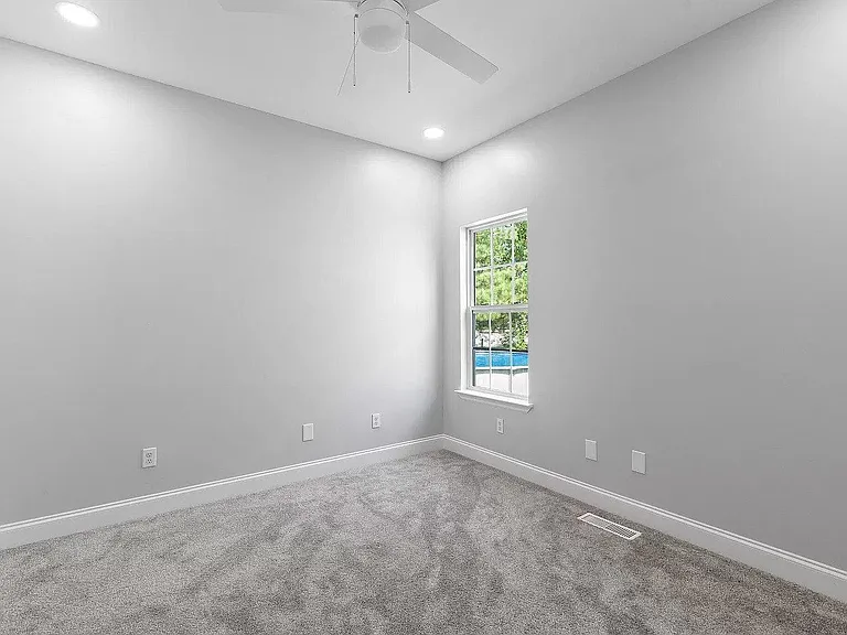 1833 Holly Oak Ln — Photo 15